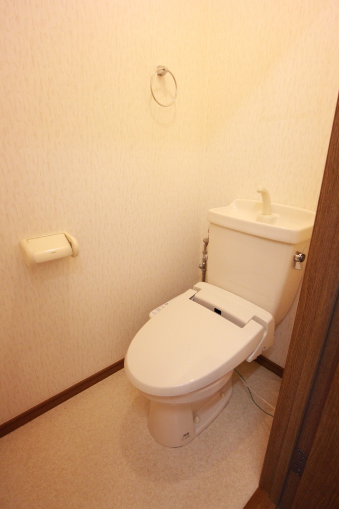 トイレ　温水洗浄便座