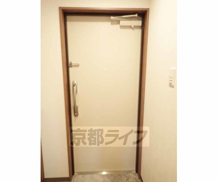 その他設備　しっかりとしたドアです。