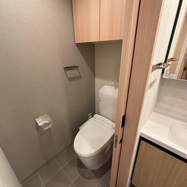 トイレ　※写真は同タイプ住戸です。