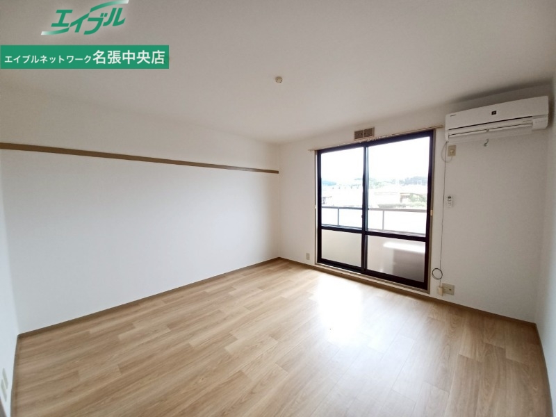 居室・リビング　同タイプの写真です