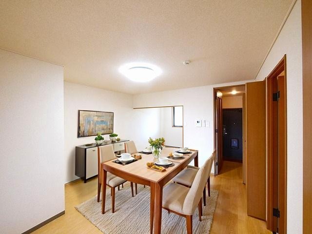 居室・リビング　CGで家具等を配置したもので家具等は含まれません