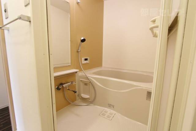 バス・シャワールーム　※３０３号室の写真です。