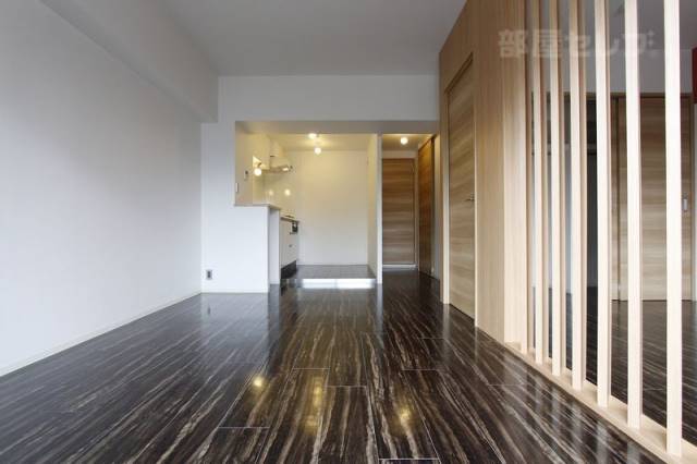 居室・リビング　※３０３号室の写真です。