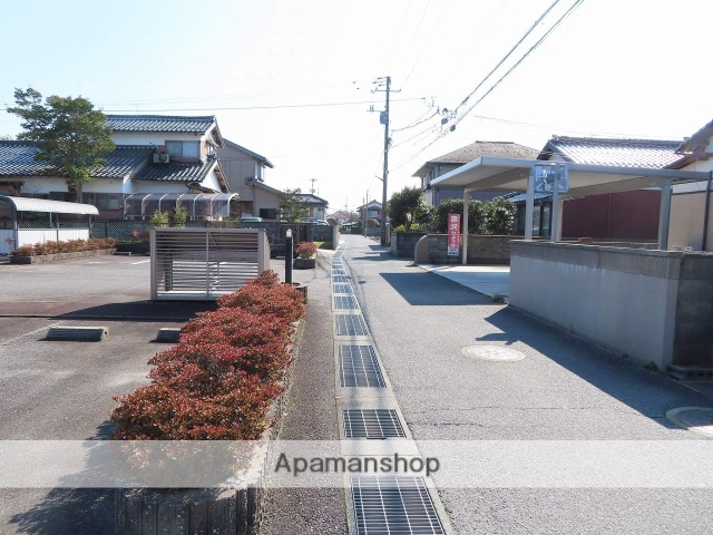 その他　前面道路（その他）まで0m