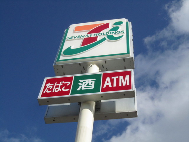 コンビニ　セブンイレブン仙台岩切店（コンビニ）まで712m