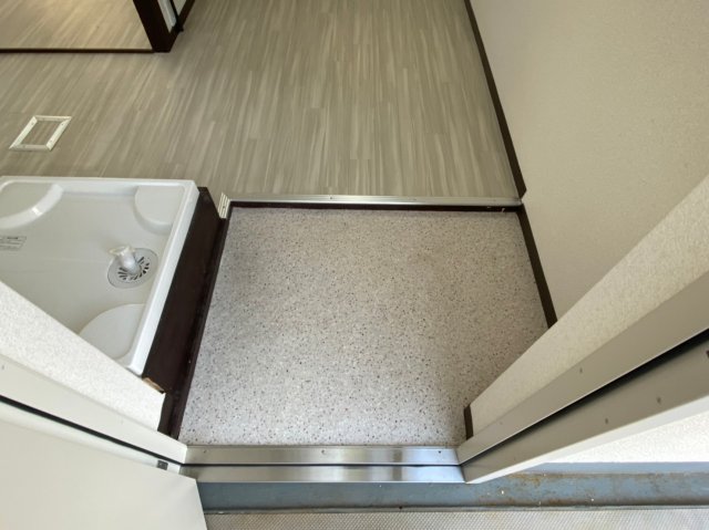 玄関　新栄マンション