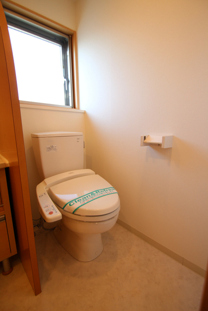 トイレ　※別室の参考写真です