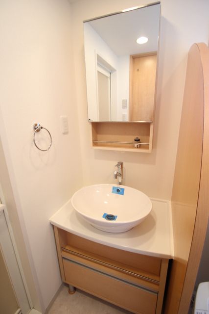 洗面設備　※別室の参考写真です