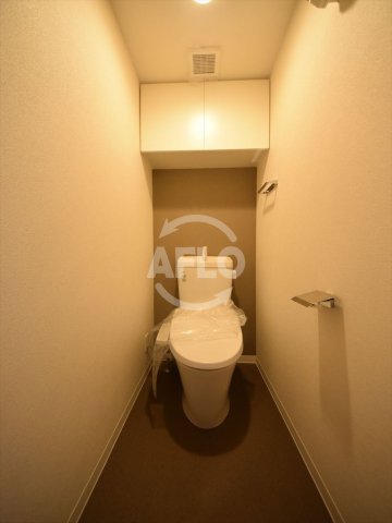 トイレ　プレサンス難波クチュール　温水洗浄便座