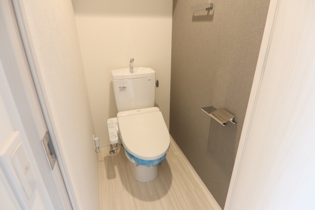 トイレ　※別室の参考写真の為、現況優先です。