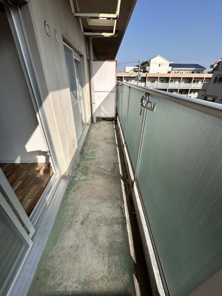 バルコニー　玄関