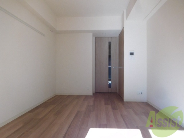 居室・リビング　白を基調とした明るいお部屋です。