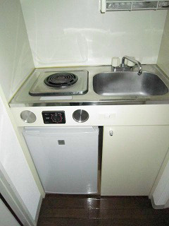 キッチン　ミニキッチン・冷蔵庫付き　※別部屋参考写真