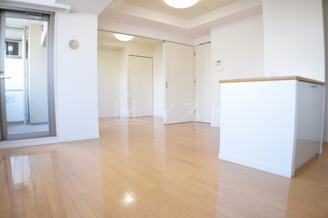 居室・リビング　※別号室参考写真