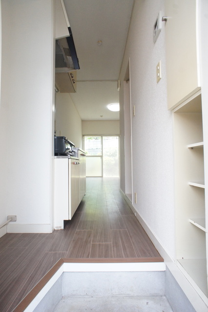 玄関　下駄箱がついているので、片付いた玄関をキープできます！