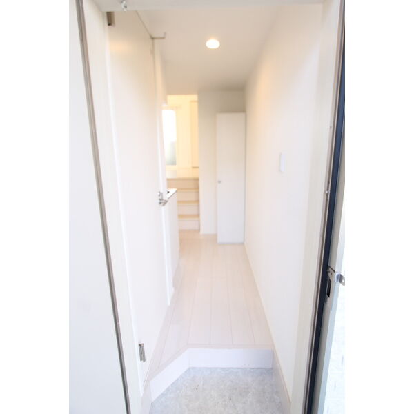 玄関　同シリーズ物件の写真となります。