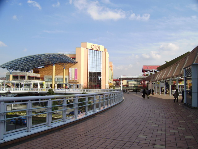 ショッピングセンター　ビナウォーク（ショッピングセンター）まで800m