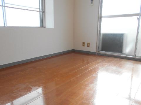 居室・リビング　室内