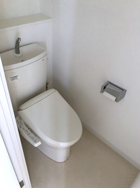 トイレ　落ち着いた色調のトイレです♪