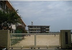 中学校　廿日市中学校（中学校）まで2600m