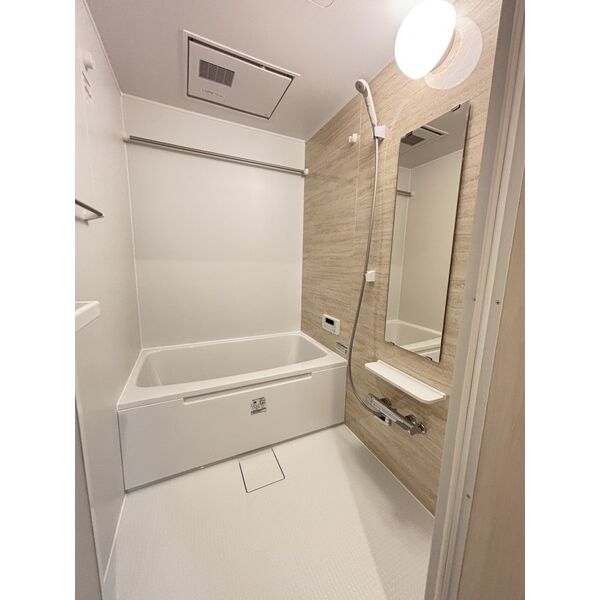 バス・シャワールーム　同型タイプの写真です。現況優先。