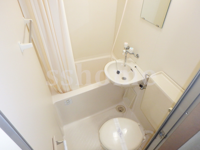 バス・シャワールーム　3点ユニットバスです☆