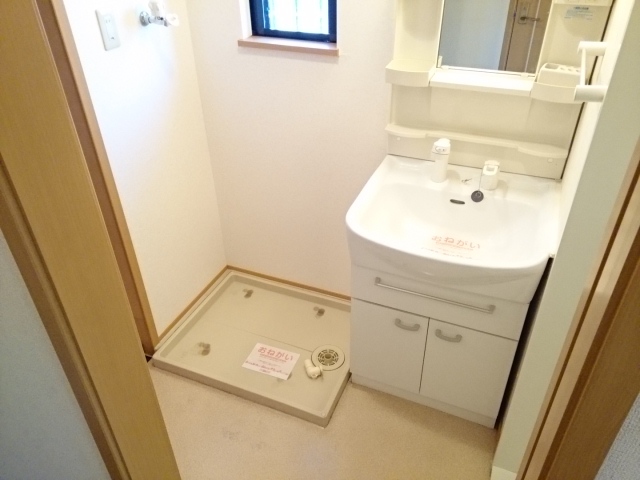 洗面設備　室内洗濯機置場があって便利です♪