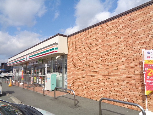 コンビニ　セブンイレブン松阪豊原町西店（コンビニ）まで509m