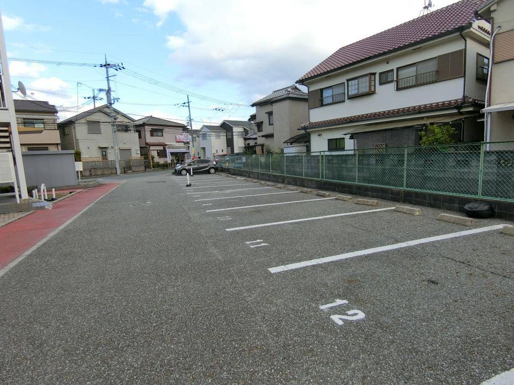 駐車場　駐車場