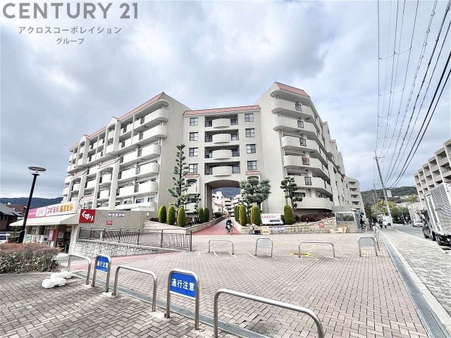 建物外観　オートロック完備で安心のセキュリティ♪