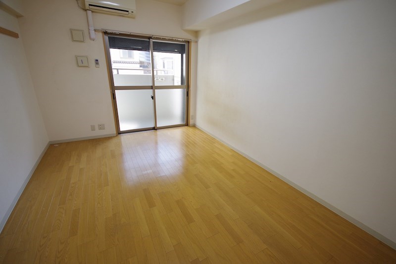 居室・リビング　※別号室の写真使用中