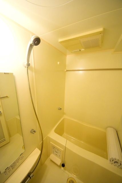 バス・シャワールーム　同物件別部屋写真