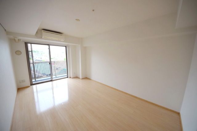 居室・リビング　同物件別部屋写真