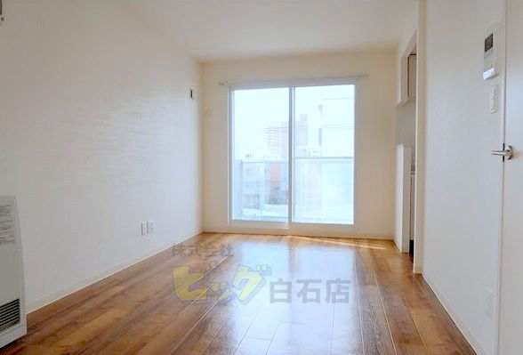 居室・リビング　日当たり良好で明るく暖かいお部屋です♪