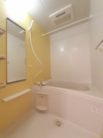 バス・シャワールーム　ゆったり過ごせるお風呂です