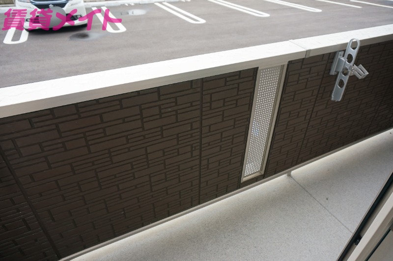 バルコニー　同物件別室画像