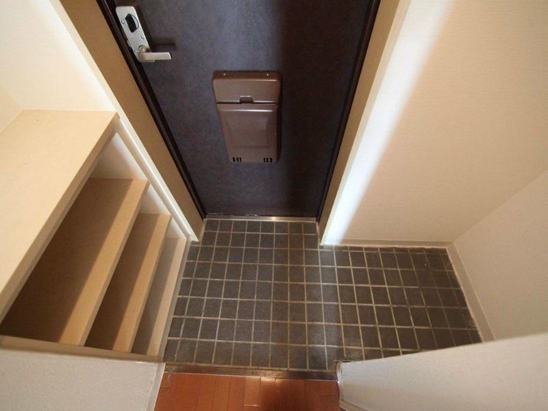 玄関　玄関　シューズボックス付