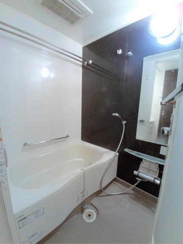 バス・シャワールーム　プラズマクラスターの浴室暖房乾燥機・追焚機能付きバスルーム