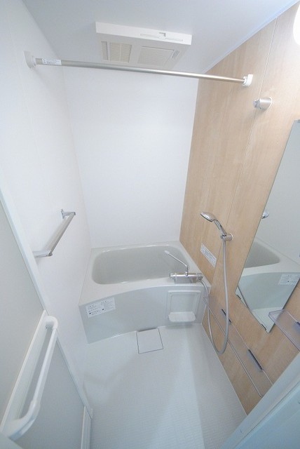 バス・シャワールーム　写真は１０３号室