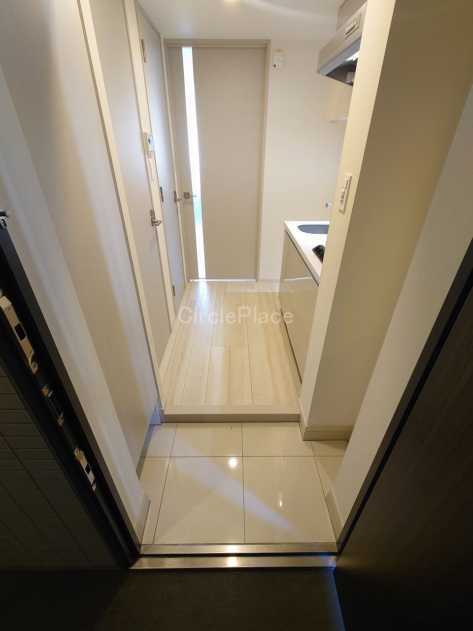 玄関　※クリーニング前