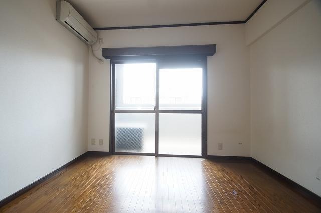 居室・リビング　別号室イメージ