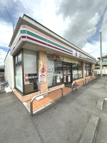 コンビニ　セブンイレブン行田栄町（コンビニ）まで637m