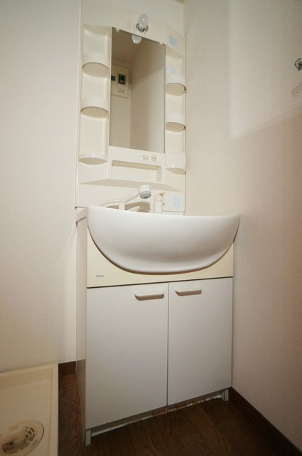 洗面設備　洗髪洗面化粧台なのでおでかけ準備もラクラクです☆