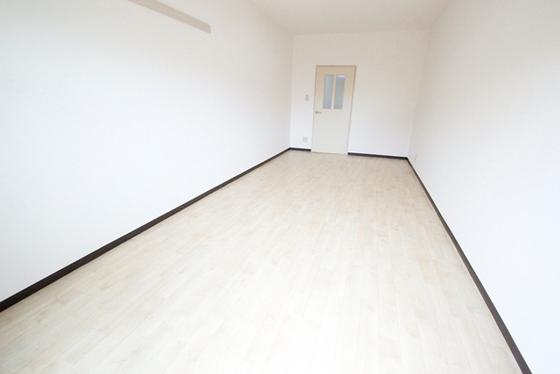 居室・リビング　※別号室のお写真です