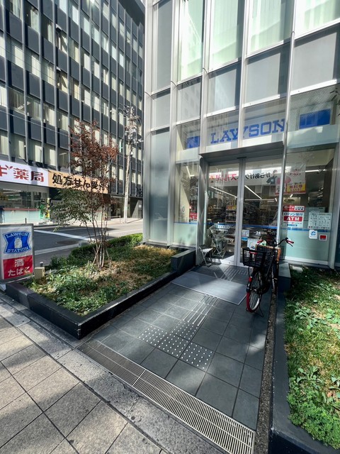 コンビニ　ローソン瓦町1丁目店（コンビニ）まで140m