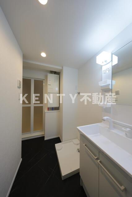 洗面設備　スペースが確保できる洗面所です