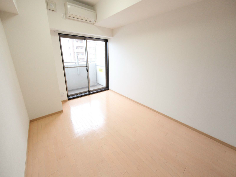 その他　洋室8.5帖　エアコン完備