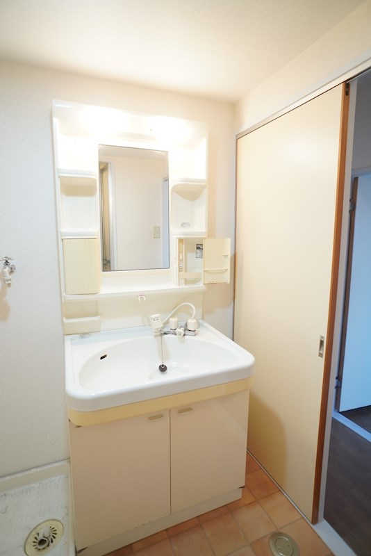 洗面設備　反転イメージ