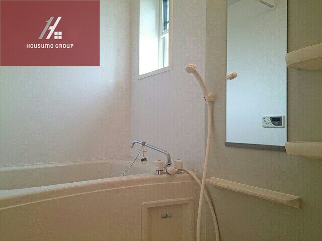 バス・シャワールーム　コンパクトで使いやすいお風呂です