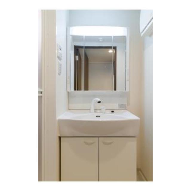 洗面設備　※写真は同タイプ住戸です。